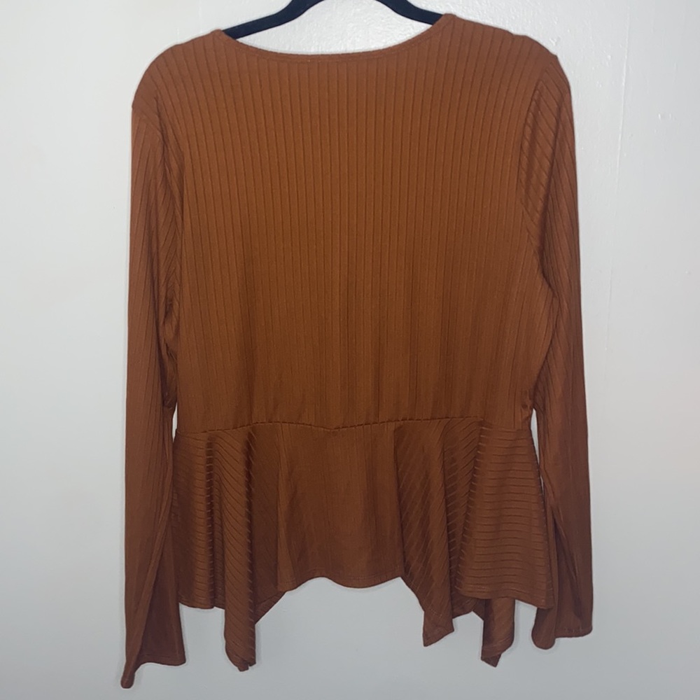 🪿Burnt orange ribbed long sleeved top! - Picture 6 of 6